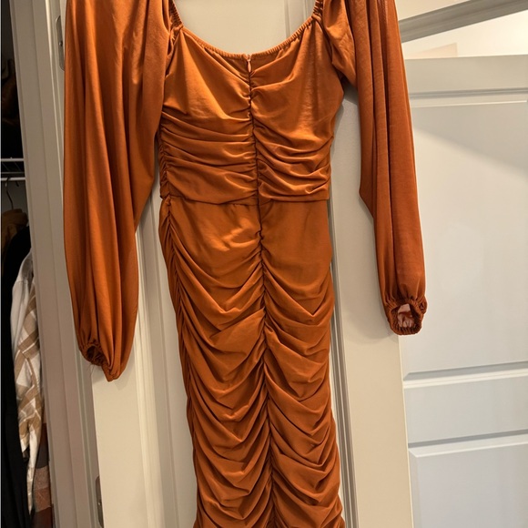 Ruched Bodycon dress, NWOT size small - Picture 2 of 5